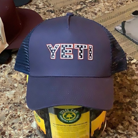 YETI Navy Blue Adjustable Trucker Hat - Picture 1 of 9